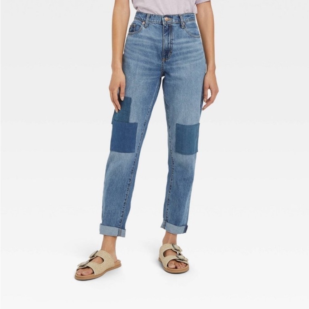 Women's High-Rise Boyfriend Jeans -
Universal Thread™ Medium Wash nwt